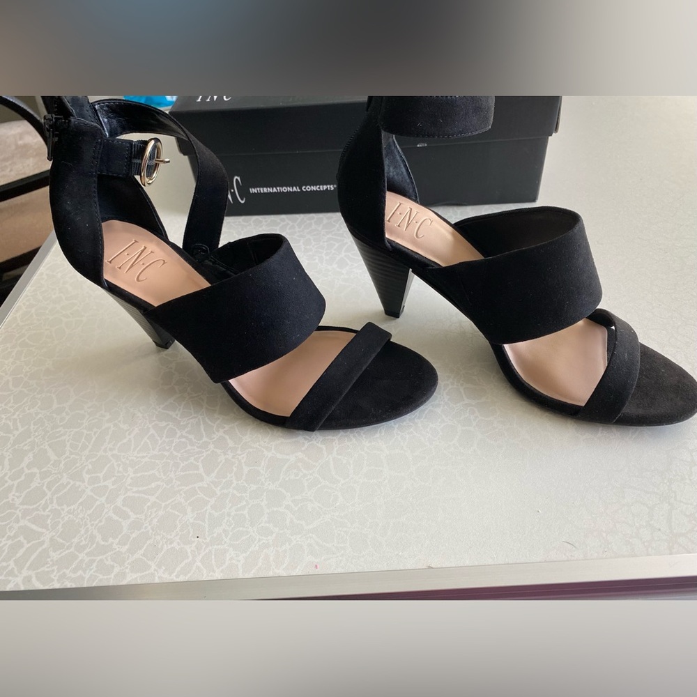 INC International Concepts Gavif Black Suede Mid Heel Sandals size 7